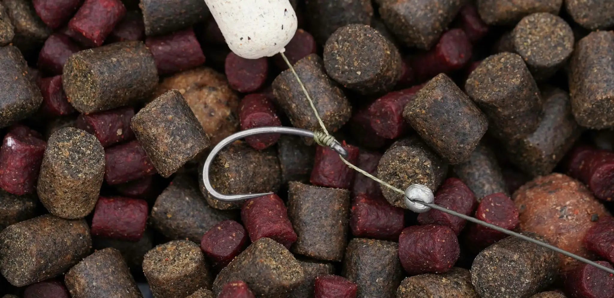 KD rig silver hook with wire leader, bead and white buoyant sinker