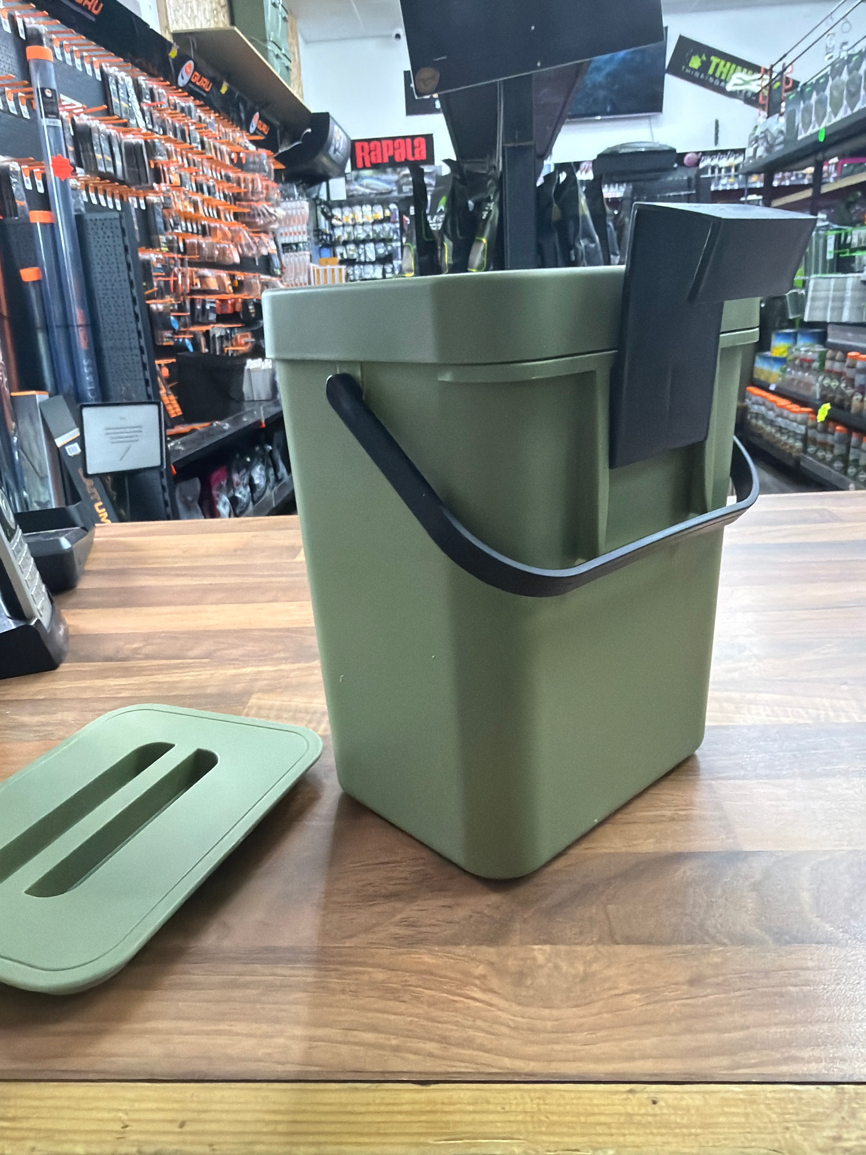 Stevenage Bait and Tackle Spod and fish Care Bucket .