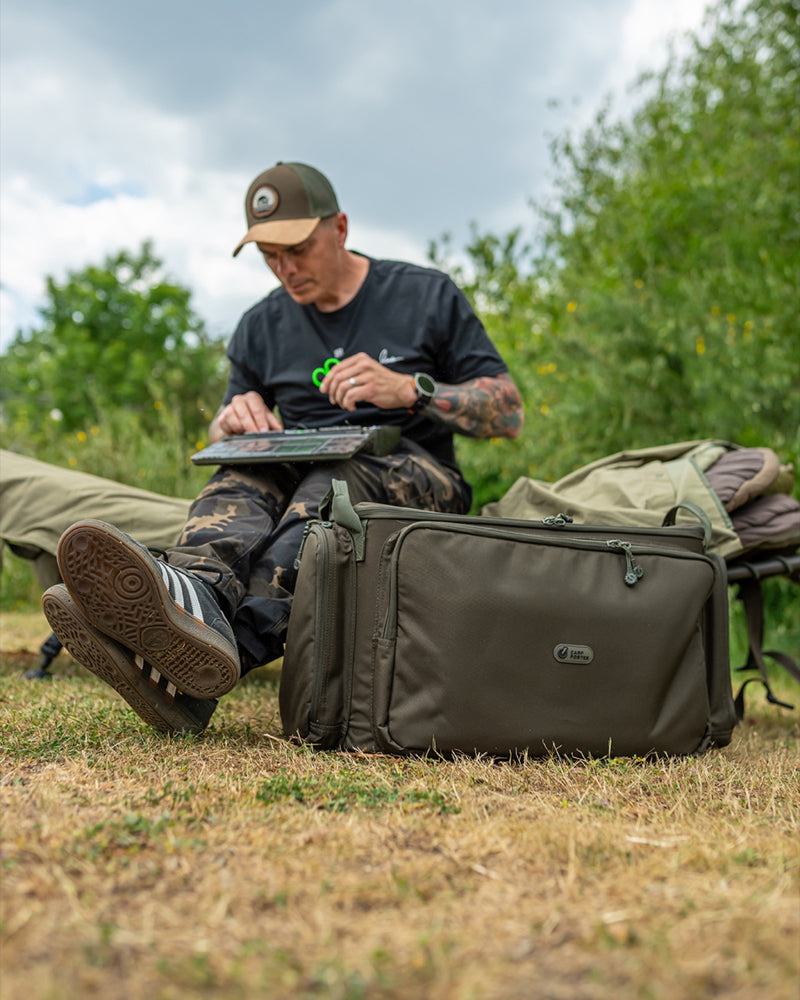 Load image into Gallery viewer, Carp Porter - Large Front Barrow Bag Green
