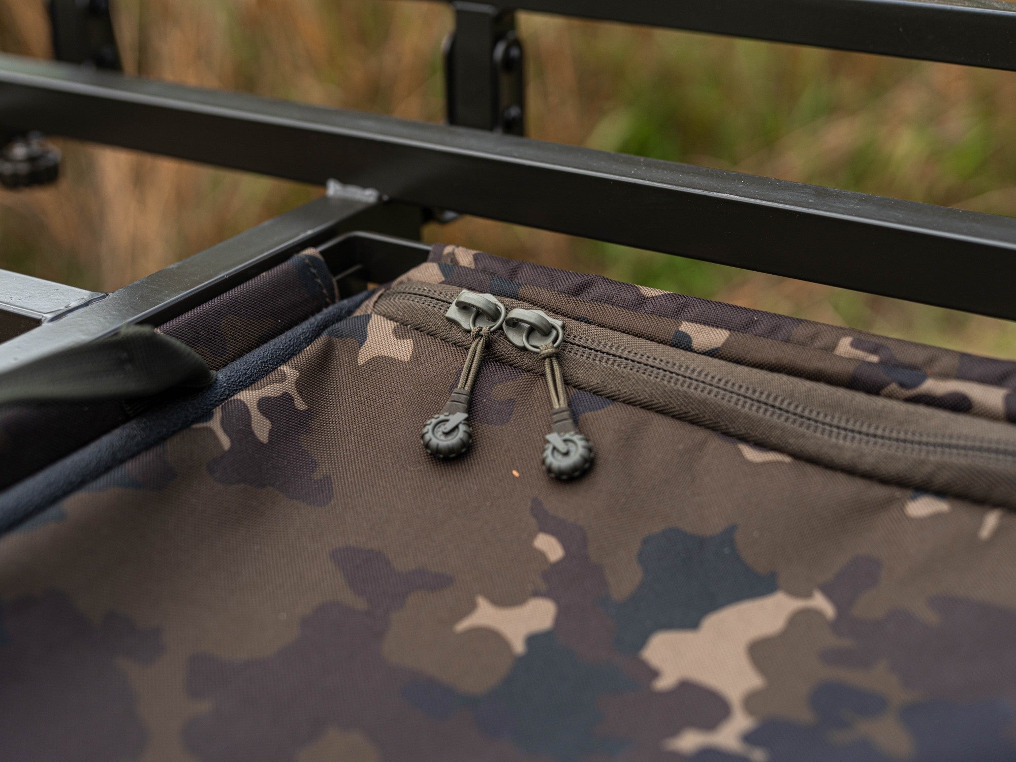 Carp Porter - Standard Drop-In Barrow Bag Dark Kamo