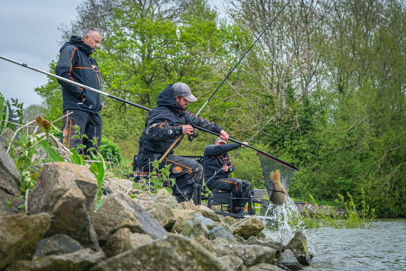 Load image into Gallery viewer, Tackle Guru -A-Class Method Feeder 10ft 2pc 1-40g
