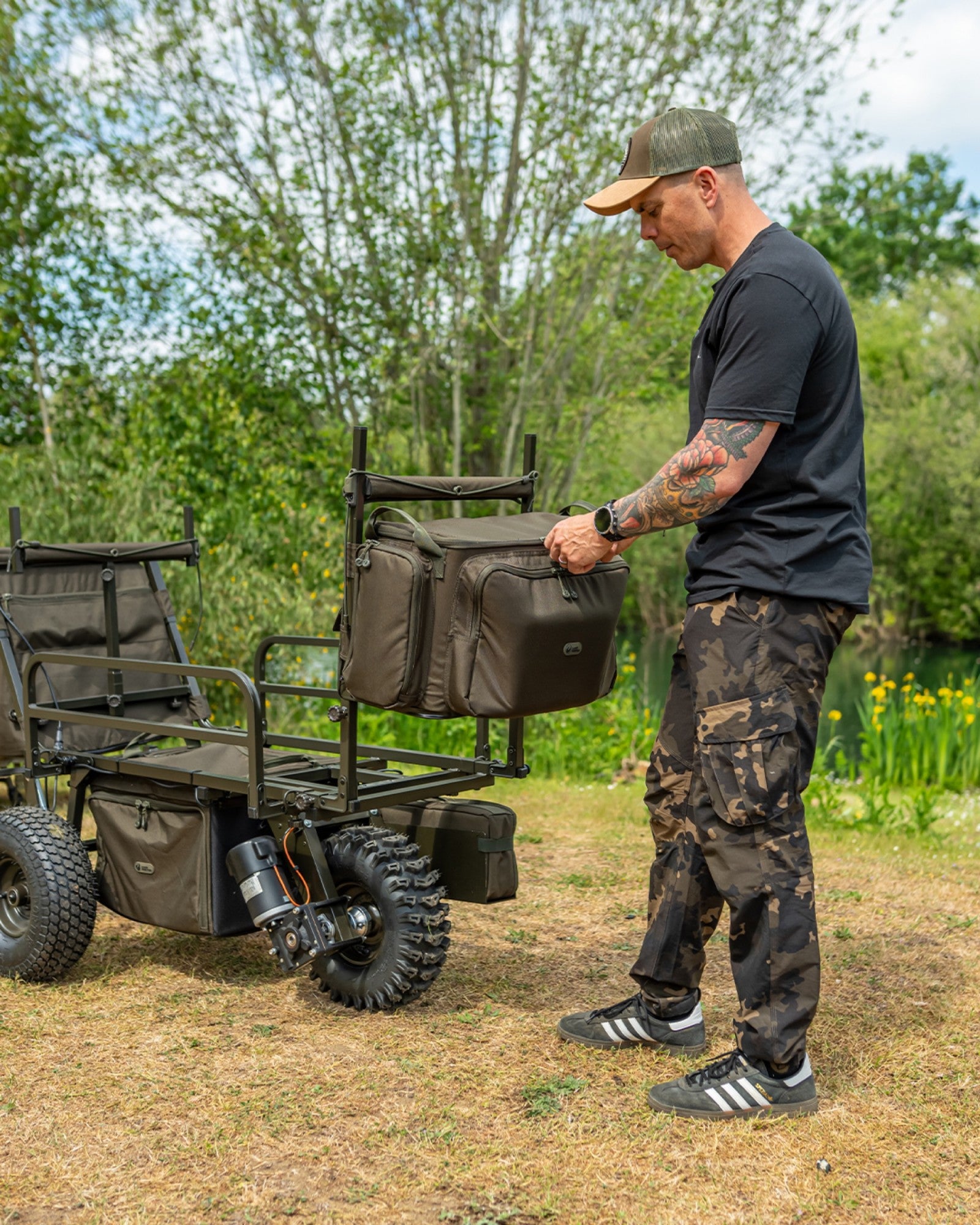 Carp Porter - Large Front Barrow Bag Green