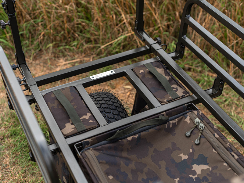 Load image into Gallery viewer, Carp Porter - Pannier Dark Kamo
