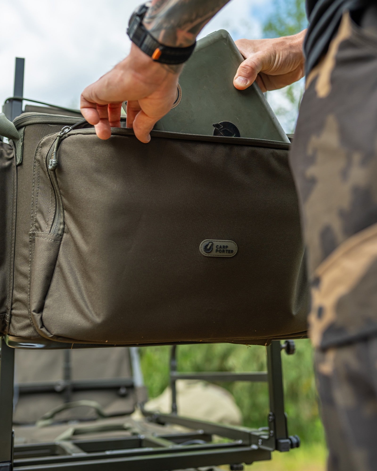 Carp Porter - Large Front Barrow Bag Green