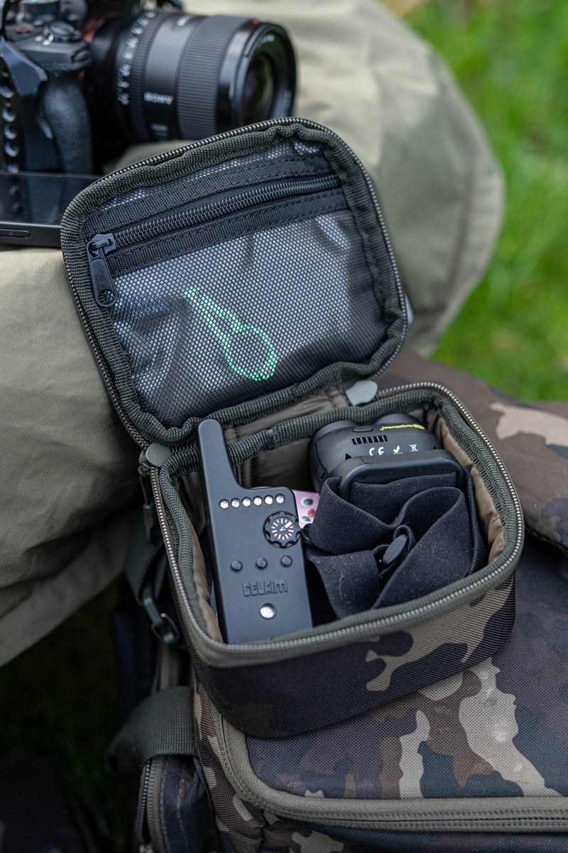 Load image into Gallery viewer, Korda - Compac 100 Tackle Pouch | Dark Kamo
