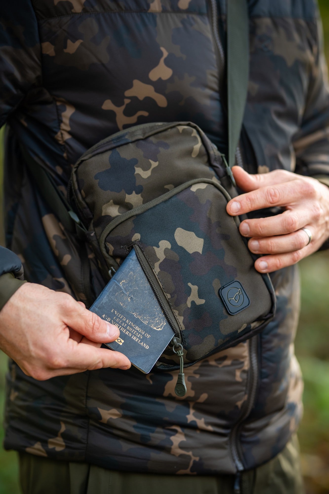 KORDA - Essentials Pouch | Dark Kamo
