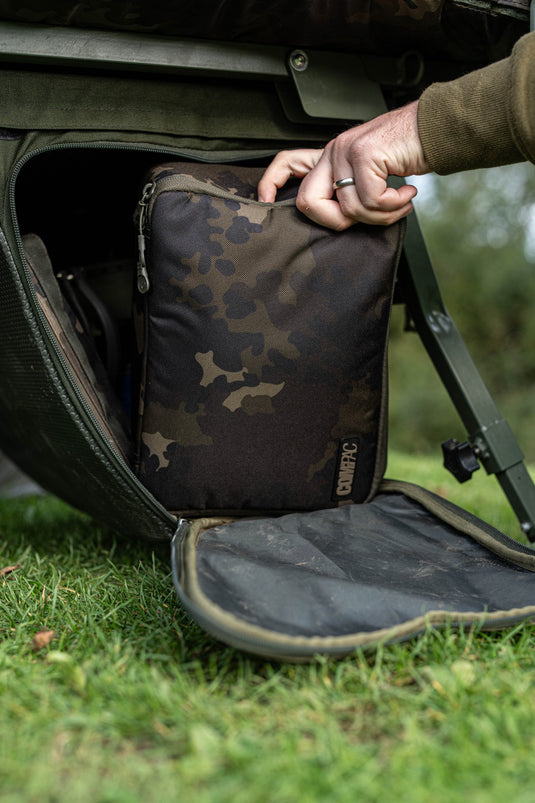 Korda - Compac 200 Tackle Pouch | Dark Kamo
