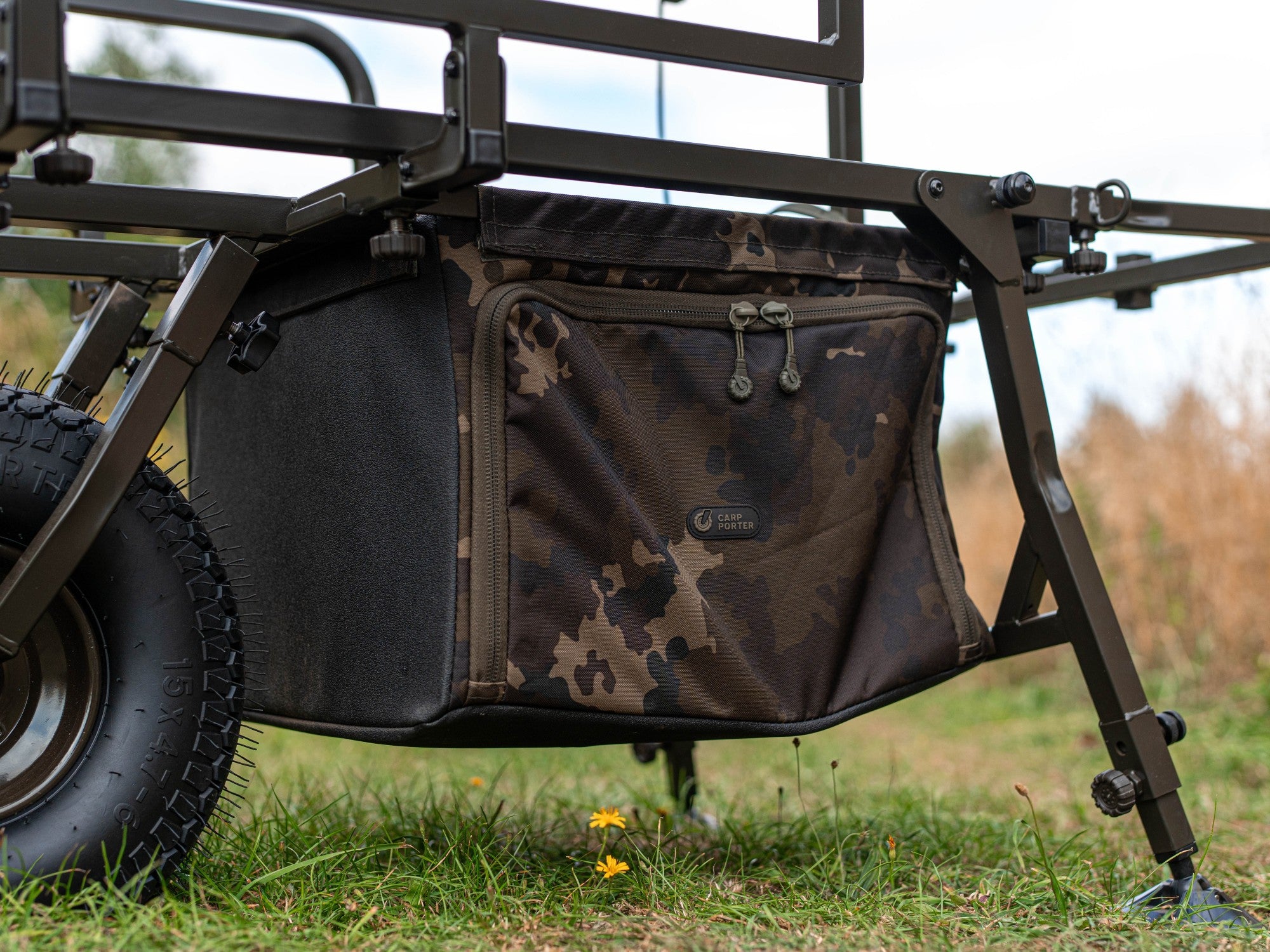 Carp Porter - Standard Drop-In Barrow Bag Dark Kamo