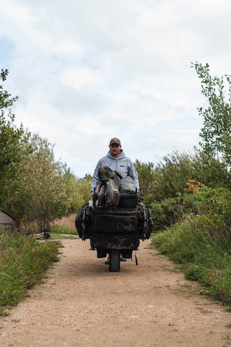 Load image into Gallery viewer, Carp Porter - Roamer Carp Porter Dark Kamo
