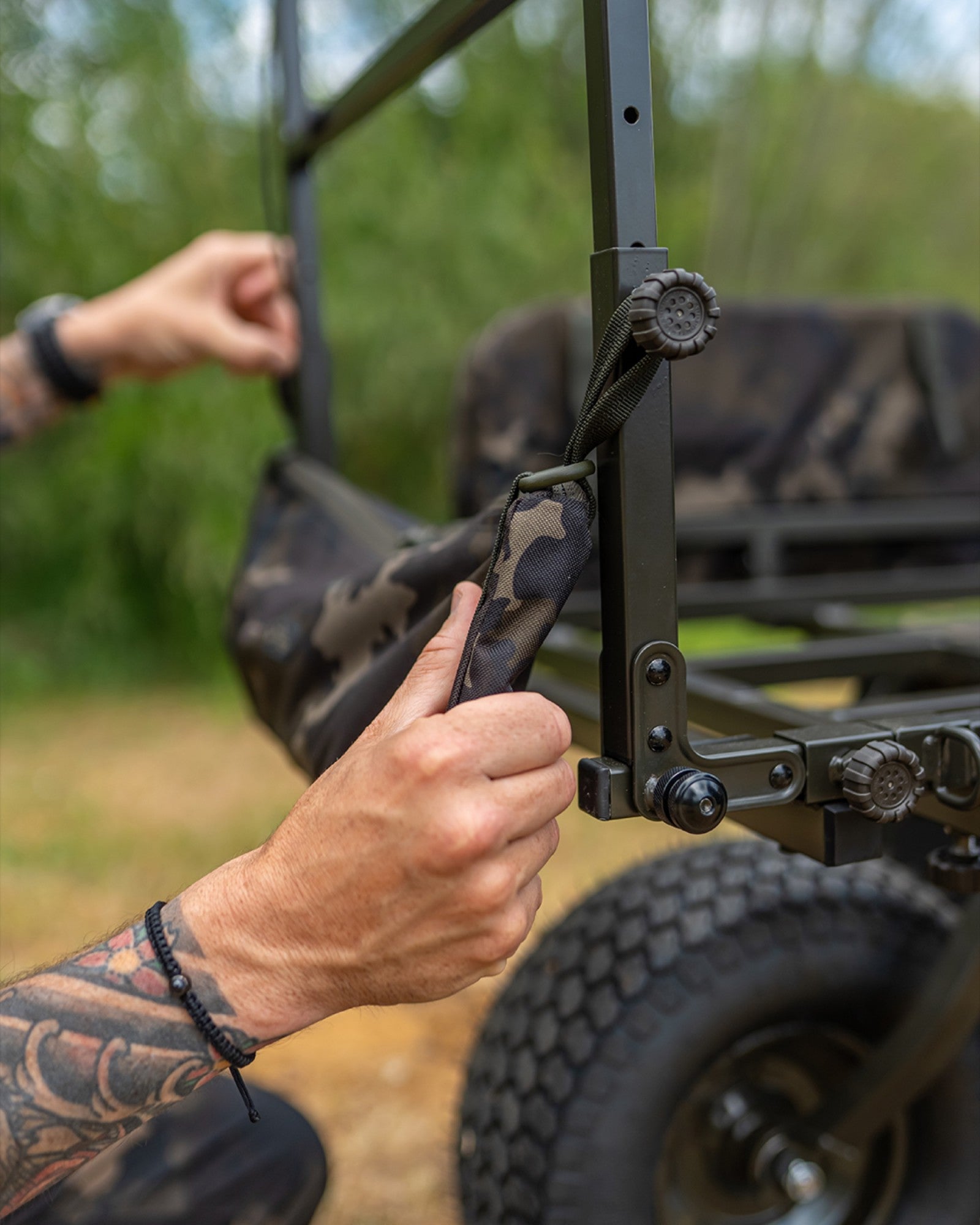 Carp Porter - Basic Front Bank Stick Bag Dark Kamo