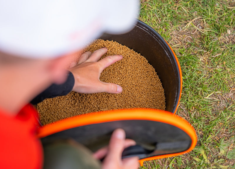 Load image into Gallery viewer, TACKLE GURU - 10L Fusion Bait Pro Bucket
