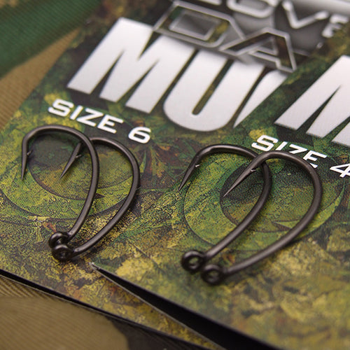 Load image into Gallery viewer, GARDNER TACKLE - COVERT DARK MUGGA HOOKS BARBLESS SIZE 4
