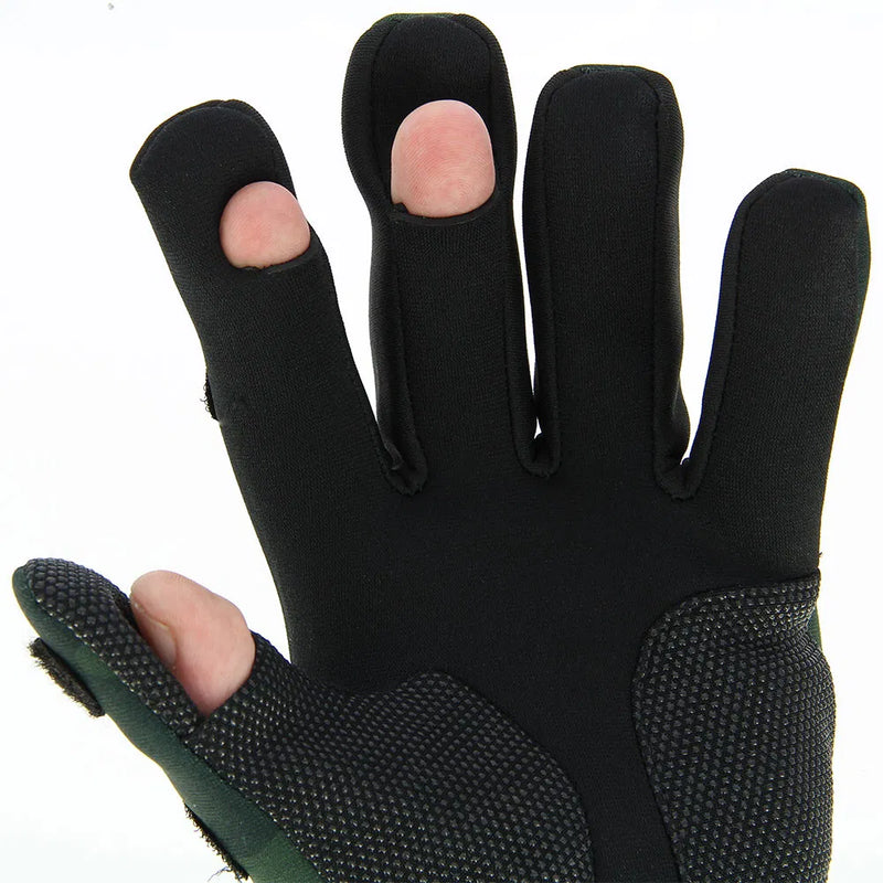 Load image into Gallery viewer, NGT Gloves - Neoprene Gloves in Camo (Large)
