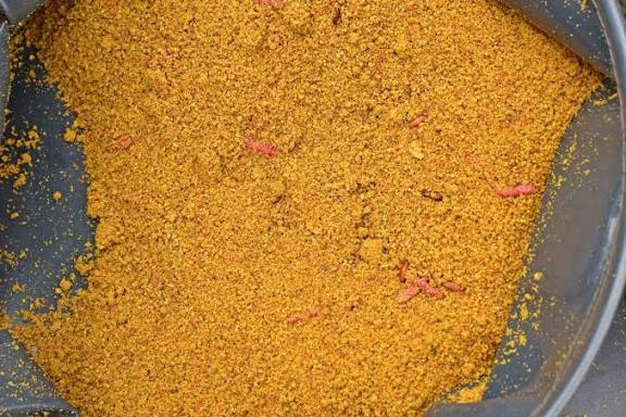 Load image into Gallery viewer, Dynamite Baits Swim Stim F1 Feeder Mix 1.8kg
