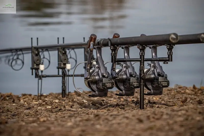 Load image into Gallery viewer, SOLAR TACKLE BLACK-LITE PRO-LOC 2 ROD ADJUSTABLE BACK BUZZER BAR (PRO-LOC THUMB SCREWS) SOLAR TACKLE
