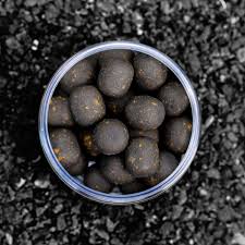 Elevate Baits Garlic Infusion 18mm Dumbell Hookbaits