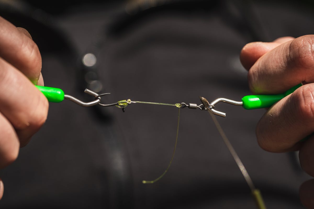 How To Tie The Hinge Stiff Rig