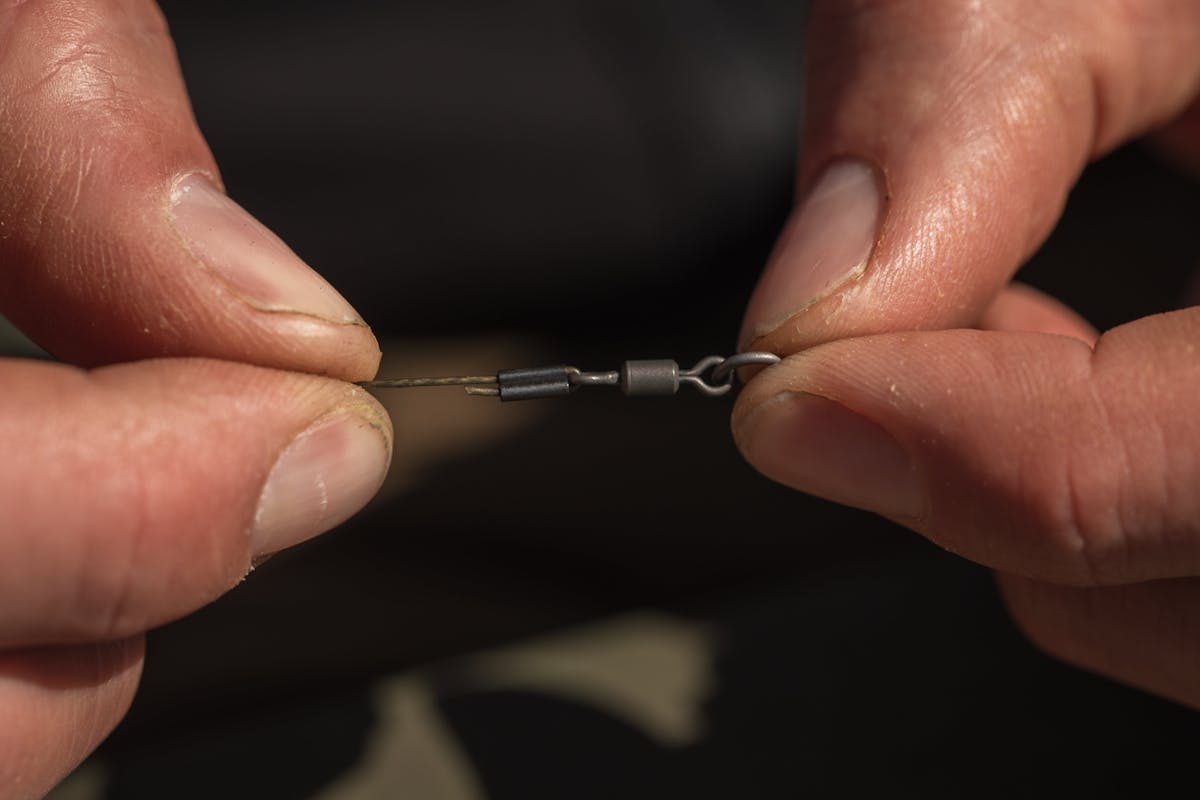 How To Tie The Hinge Stiff Rig