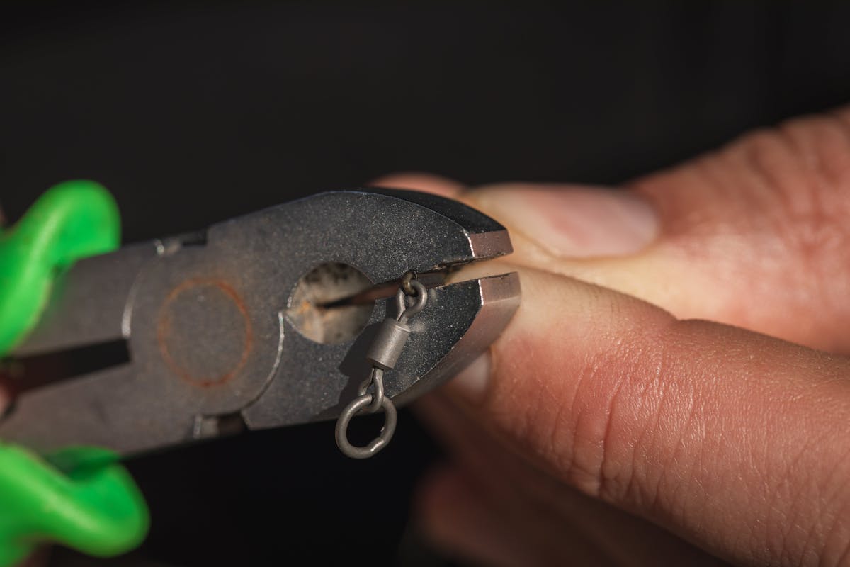 How To Tie The Hinge Stiff Rig