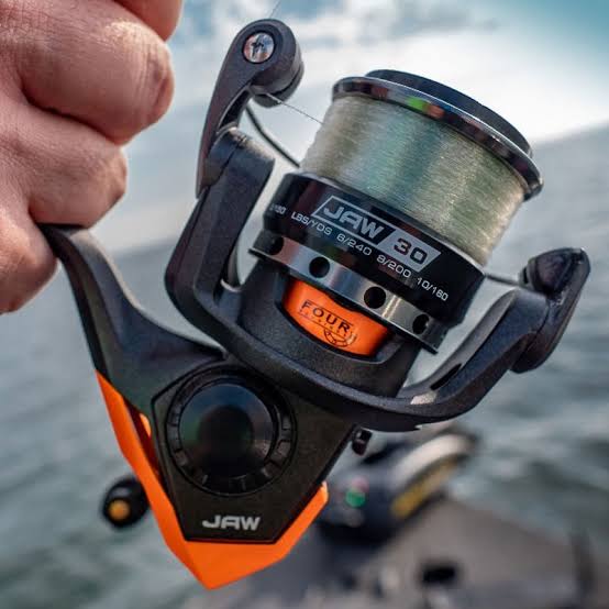 Okuma Jaw Spinning Reel