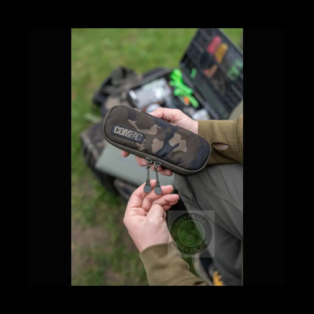 Korda - Compac 55 Tackle Pouch | Dark Kamo - KORDA