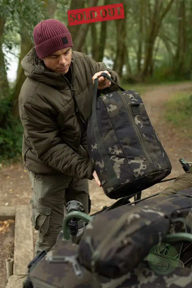 KORDA -Compac Cobb Bag Dark Kamo KORDA