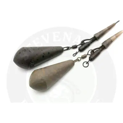 Two tapered teardrop-shaped korda distance casting swivel weights in speckled brown and black for casting long distances