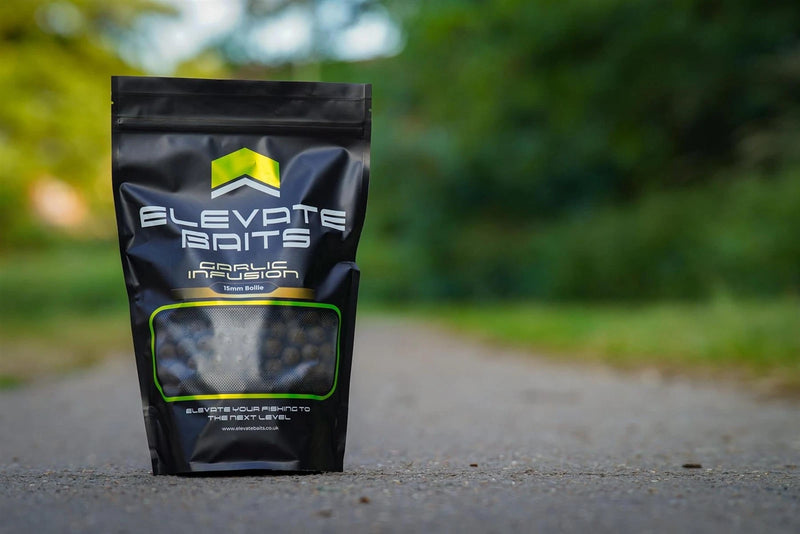 Load image into Gallery viewer, Elevate Baits Garlic Infusion Boilies 15mm 1kg
