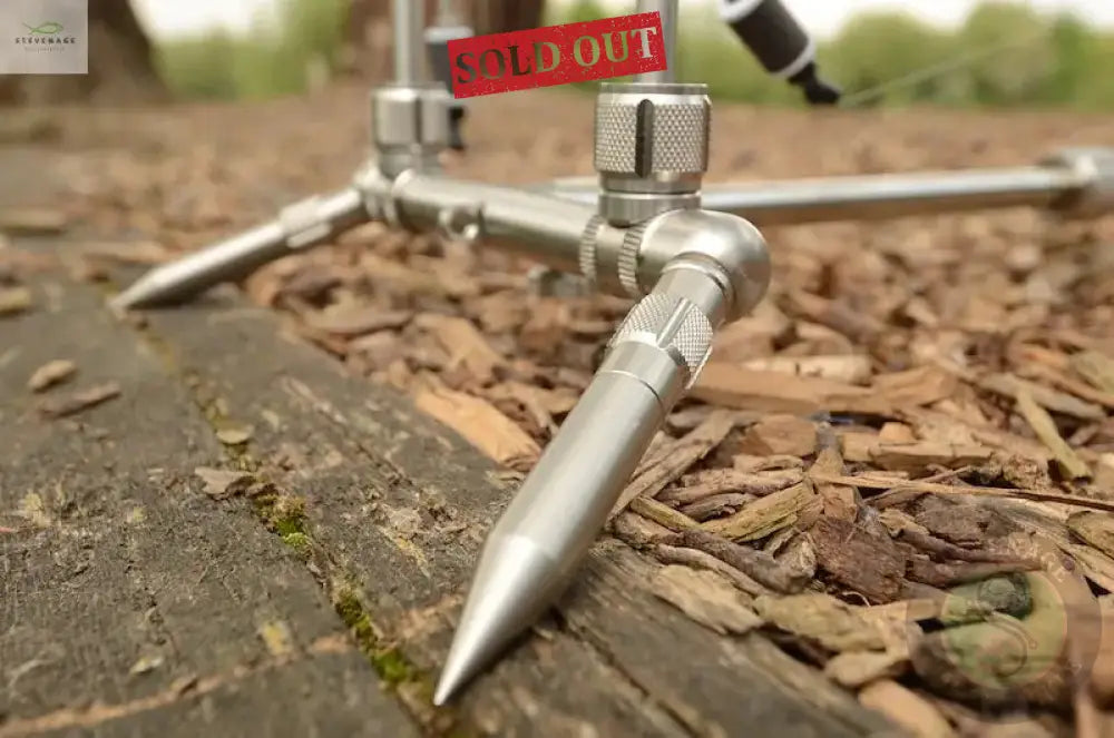SOLAR TACKLE P1 MINI WORLDWIDE POD (WITHOUT BUZZ BARS) WITH STUBBY LEGS SOLAR TACKLE