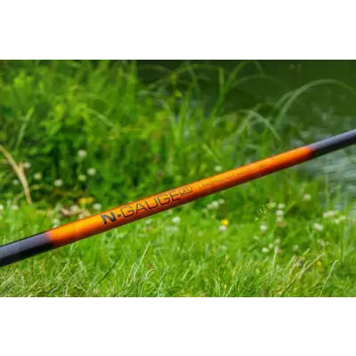 Tackle guru n-gauge pro handle 4.0m 3pc landing net handle in orange and black with sleek tapered design from stevenage bait