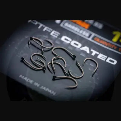 Black ptfe-coated super xs spade fishing hooks by tackle guru made in japan for stevenage bait anglers
